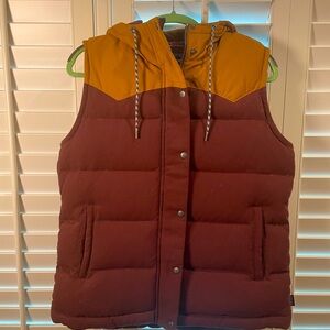 Patagonia Puffer Vest with Hoodie Women’s Size Medium Color Burgandy and Tan